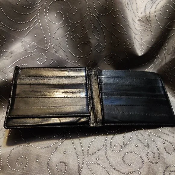 Genuine Eel Skin Black Pocket Bifold Wallet – Slim Design, 6 Card Slots - Picture 9 of 12